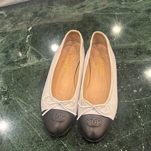 CHANEL Two-Tone White and Black Flats